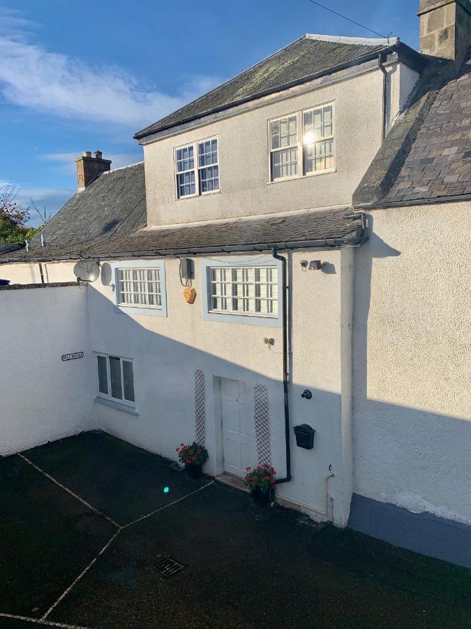 Hill House - Mews Town House, In A Quiet Private Close, In The City Centre Of Inverness. Dış mekan fotoğraf
